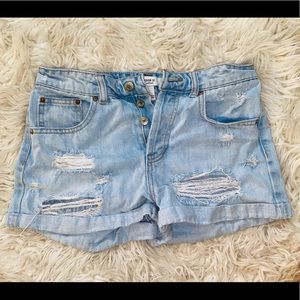 Mid waisted Short Forever 21- distressed